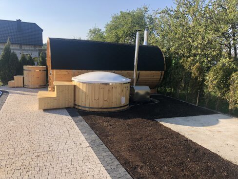 Sauna i Jacuzzi w ośrodku wypoczynkowym w Cichowie