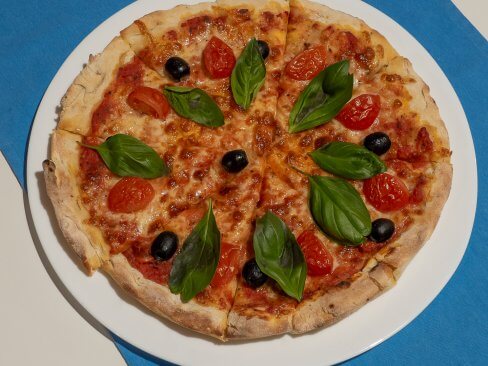 Pizza włoska w Cichowie